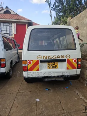 Nissan Caravan (Urvan) 2011 White