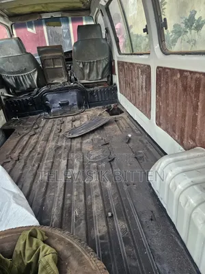 Nissan Caravan (Urvan) 2011 White