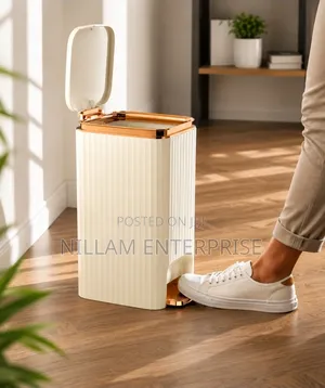 New Foot Pedal Dustbin/Trash Can.