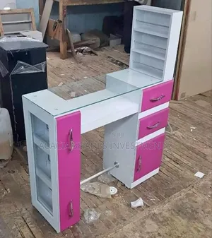 Nail.station