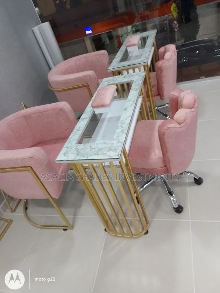 Nail Station