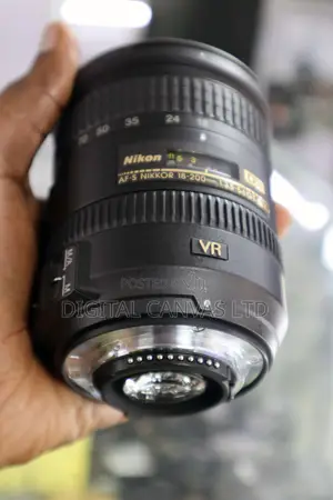 Nikon Af-S Dx Nikkor 18-200mm F/3.5-5.6g Ed Vr Ii Lens