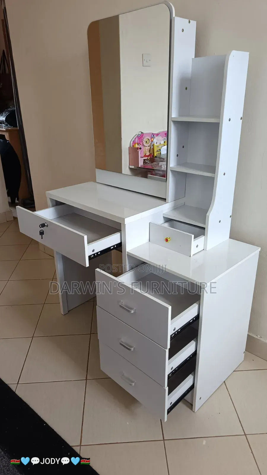 Make Up Table