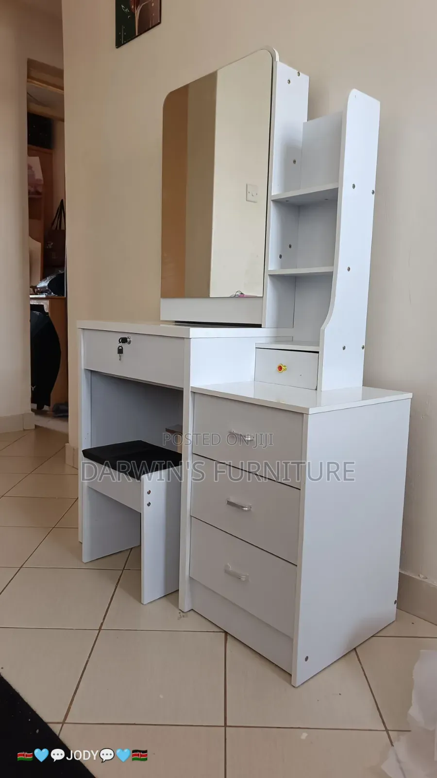 Make Up Table
