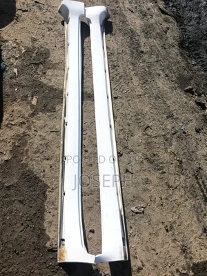 V8 LC 200 SERIES Running Board/Side Skirts
