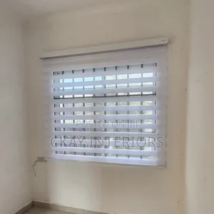 Stylish Protection From Harsh Sunlight With Horizontal Blinds
