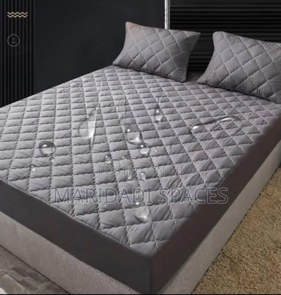 High Quality Waterproof Mattress Protector - Elastic