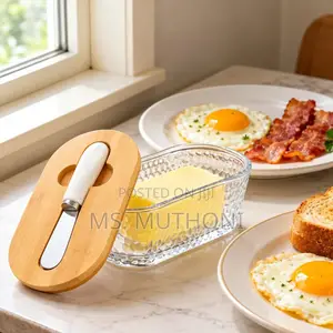 300 Ml (Smaller ) Glass Butter Dish With Bamboo Lid and Spread Knife