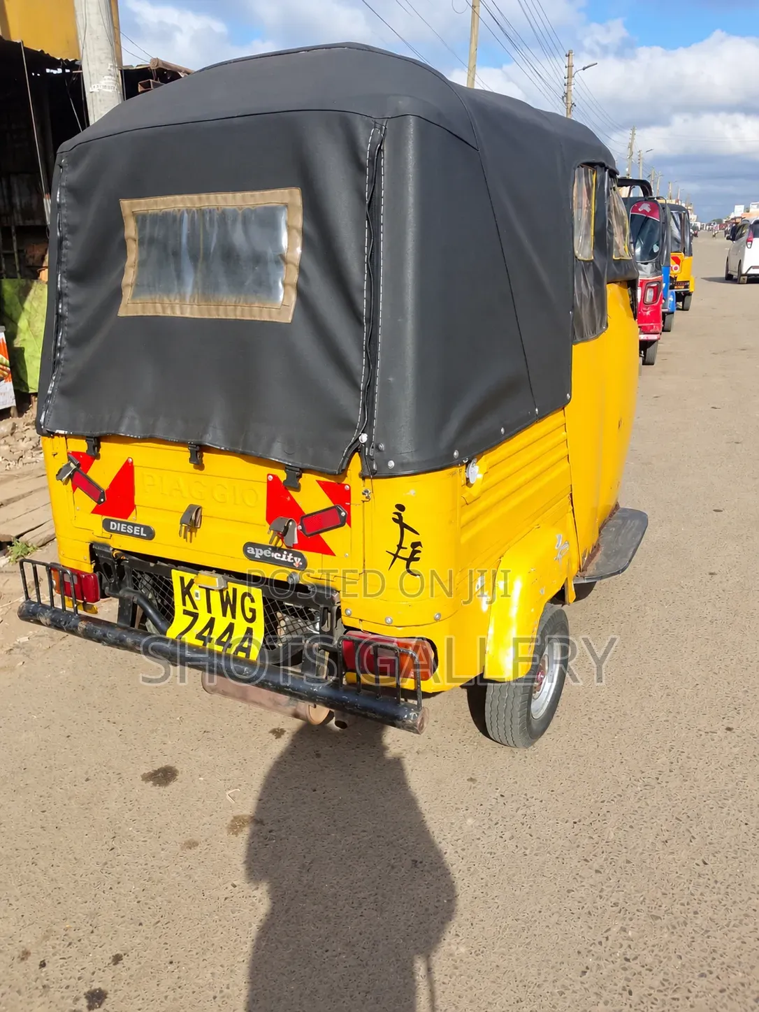 Piaggio 2019 Yellow