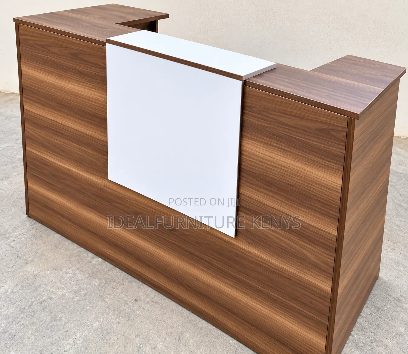 Modern Reception Desk – Executive Office Counter