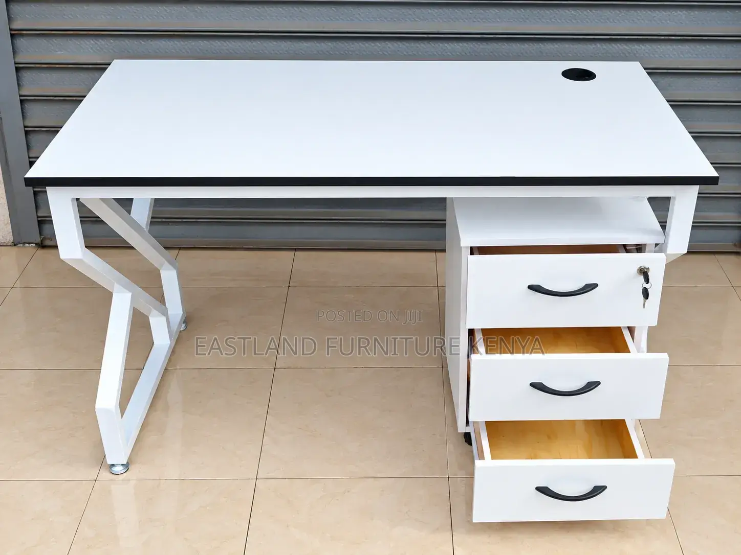 Modern White Office Desk With 3 Lockable Drawers