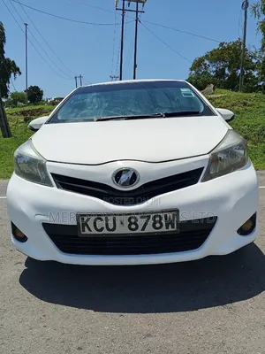 Toyota Vitz 2012 Pearl