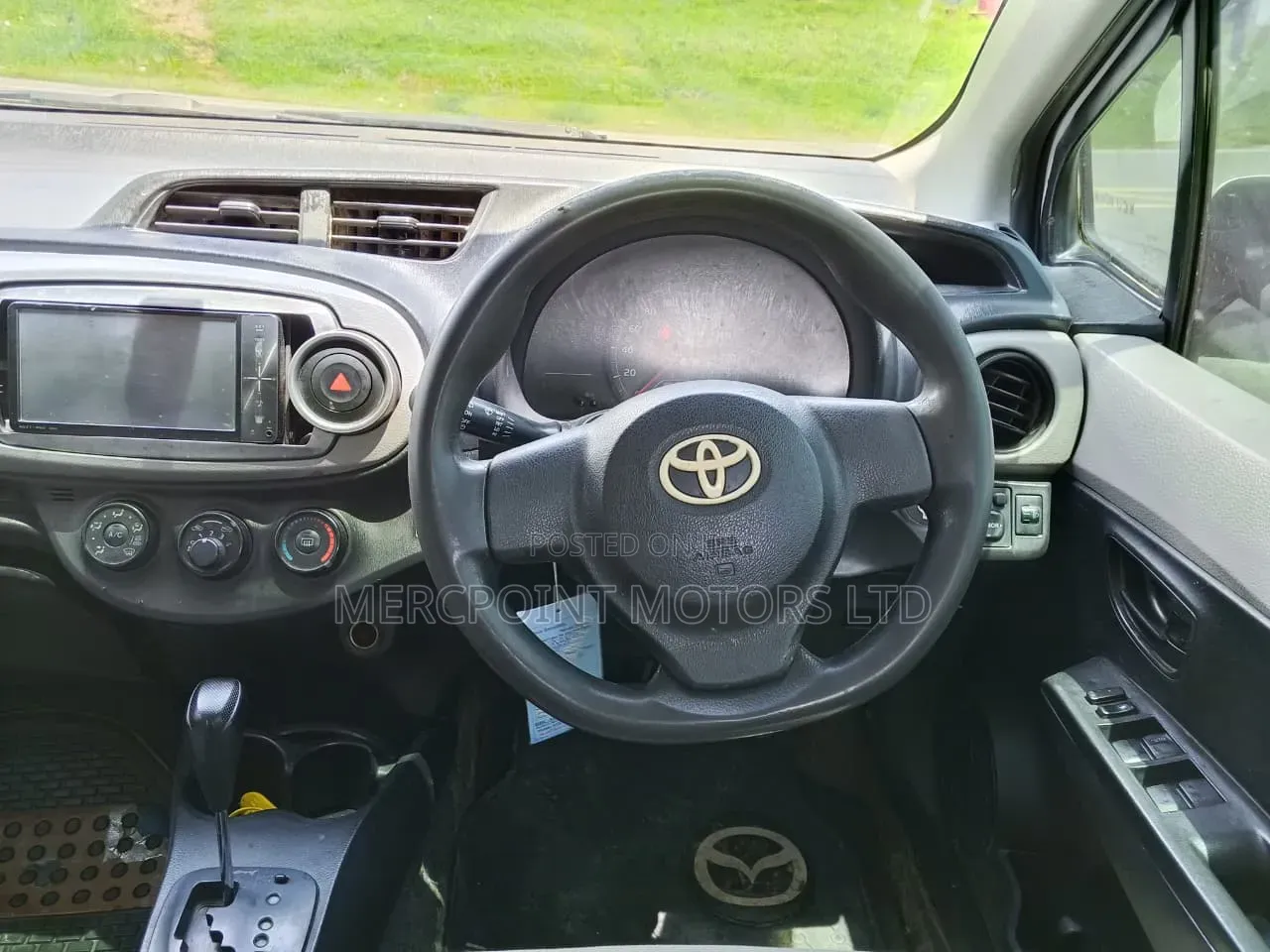Toyota Vitz 2012 Pearl