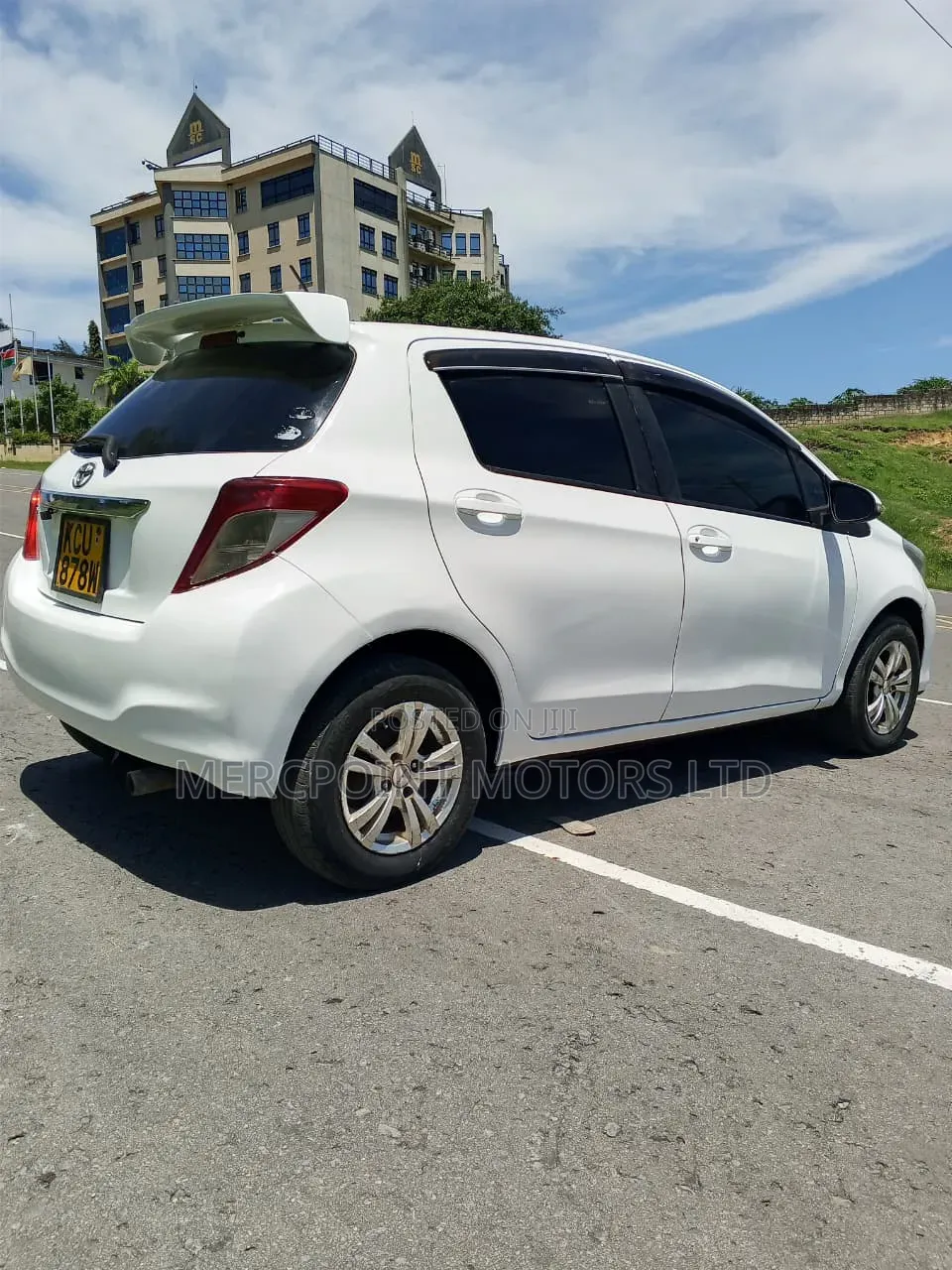 Toyota Vitz 2012 Pearl