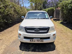 Toyota Hilux 2.5 D-4D 4X4 SRX 2009 White