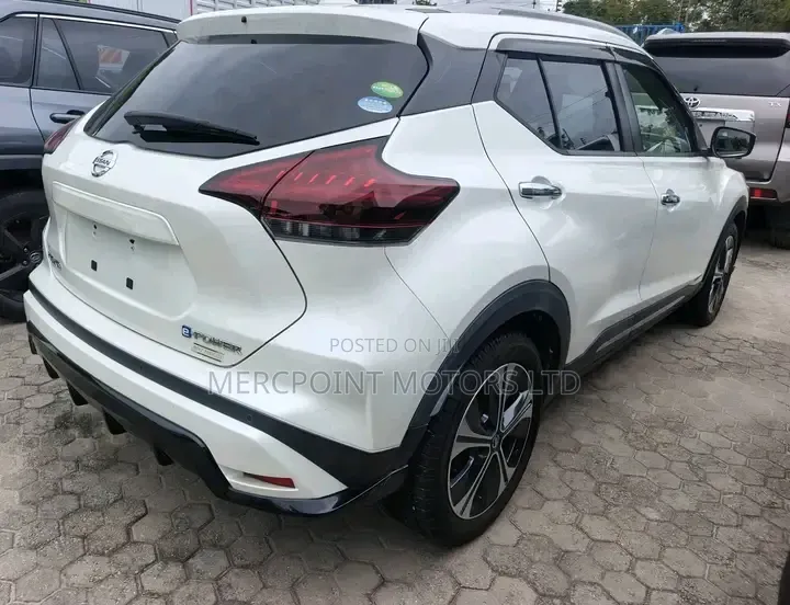 Nissan Kicks 2020 Pearl