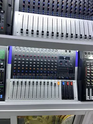 PevPro KV120 12-Channel Powered Mixer
