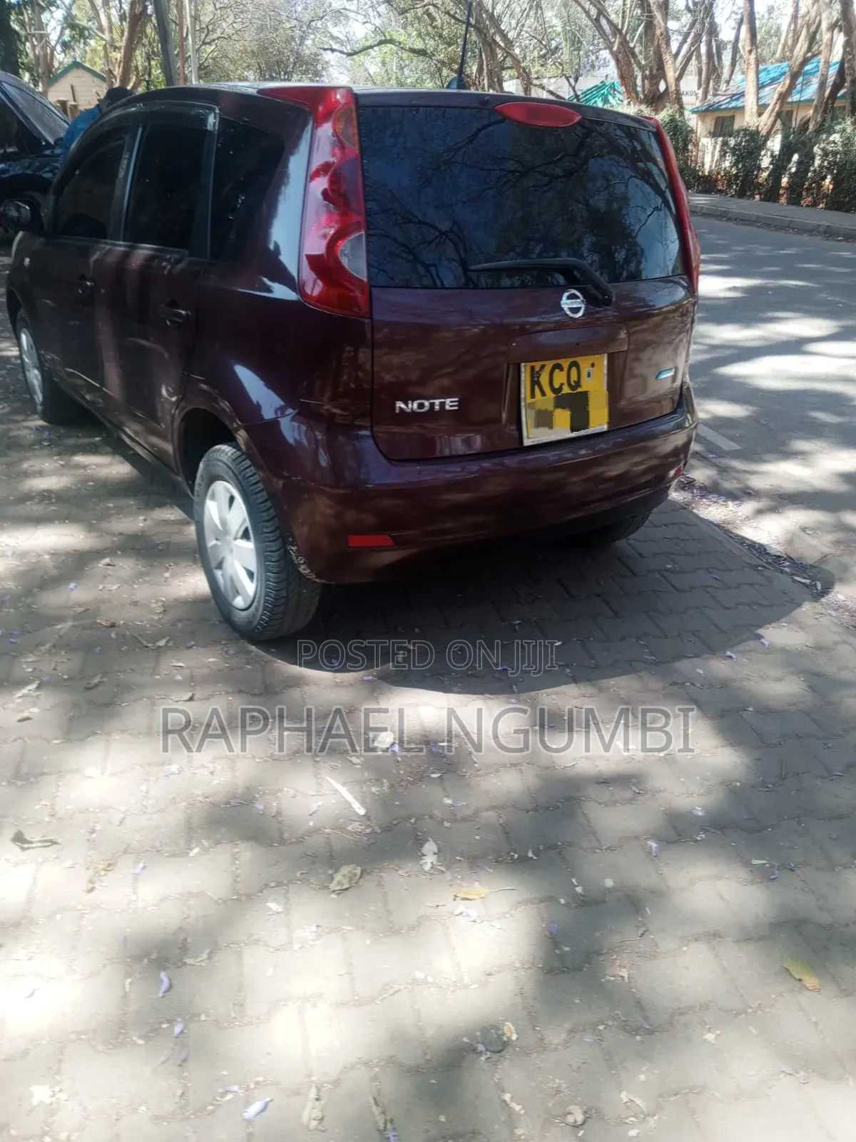 Nissan Note 2011 Maroon