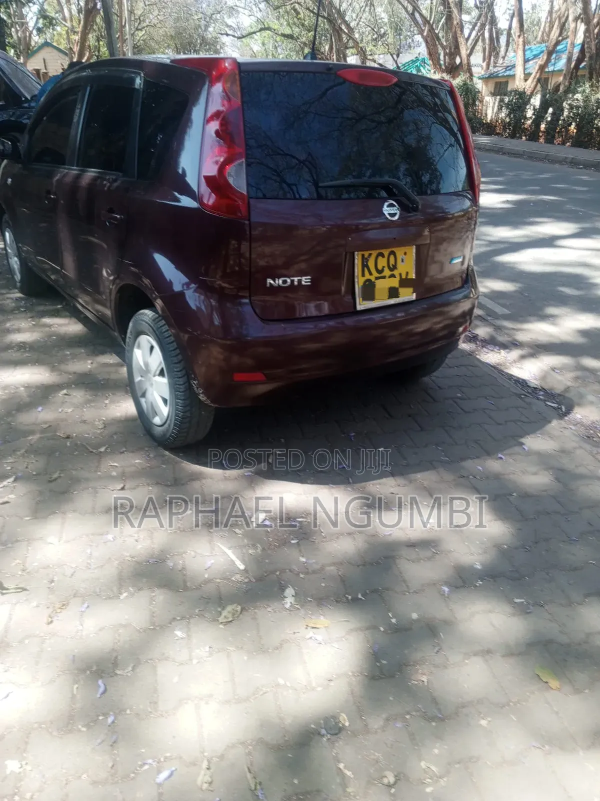Nissan Note 2011 Maroon
