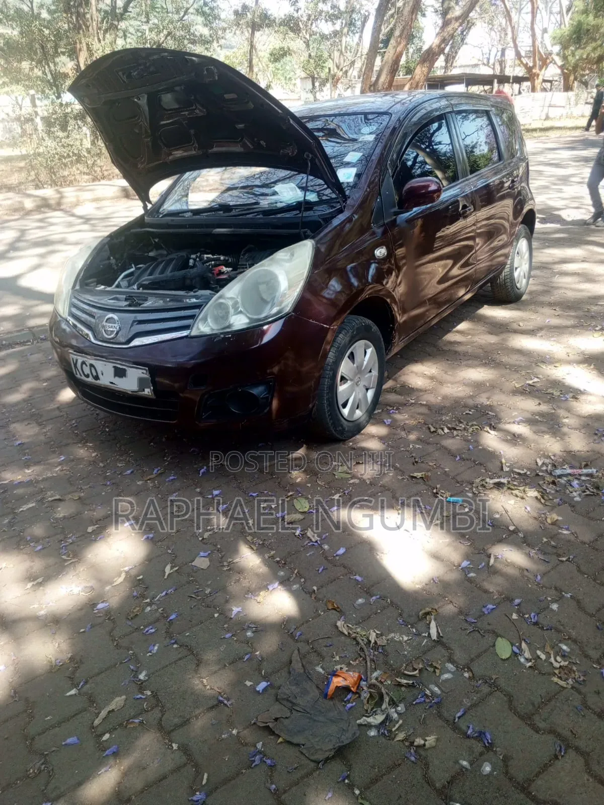 Nissan Note 2011 Maroon