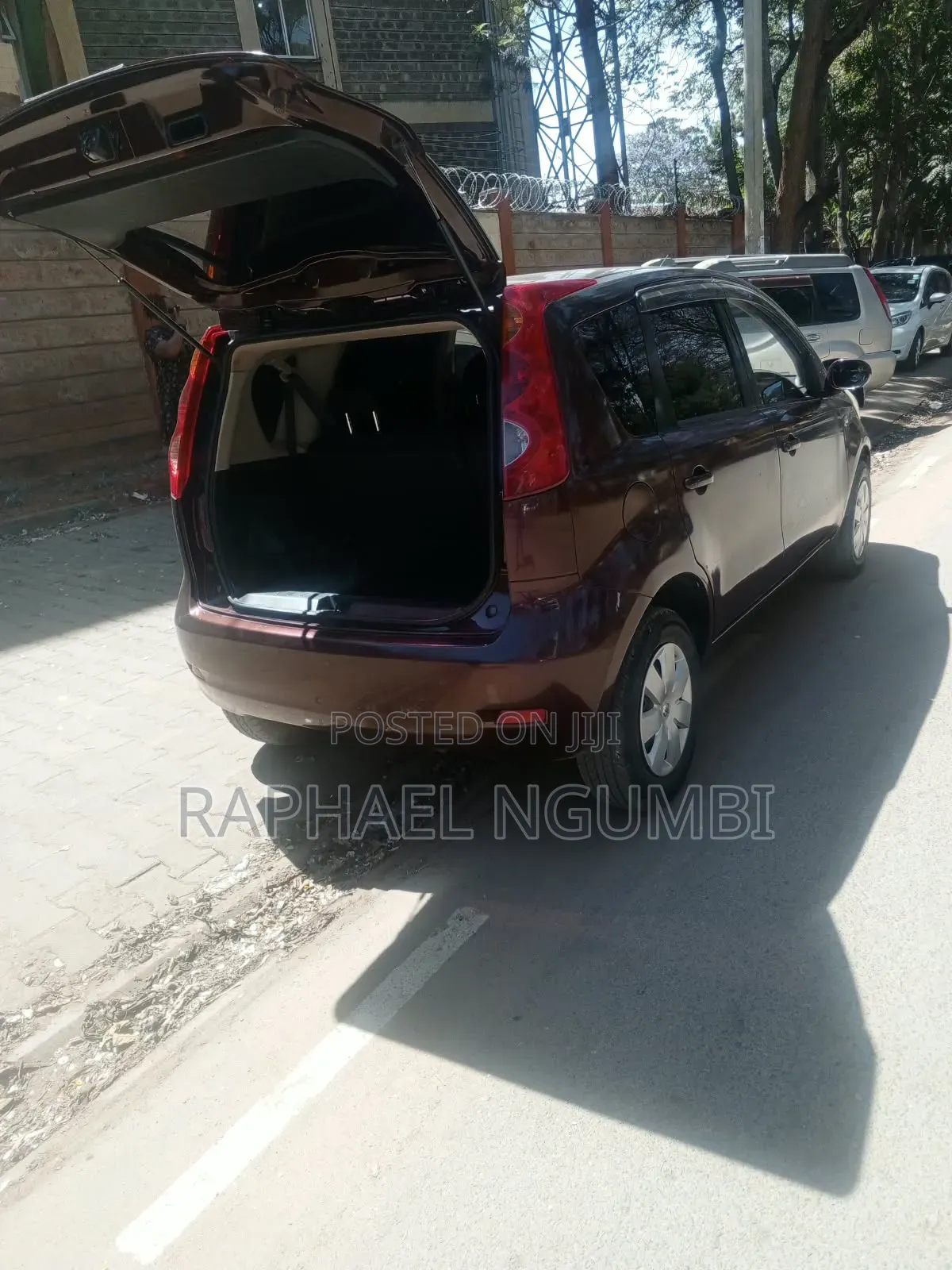 Nissan Note 2011 Maroon