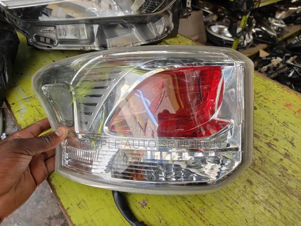Mitsubishi Outlander 2015 Tailight - main view
