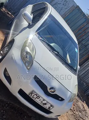 Toyota Vitz 2010 White