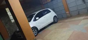Toyota Vitz 2010 White