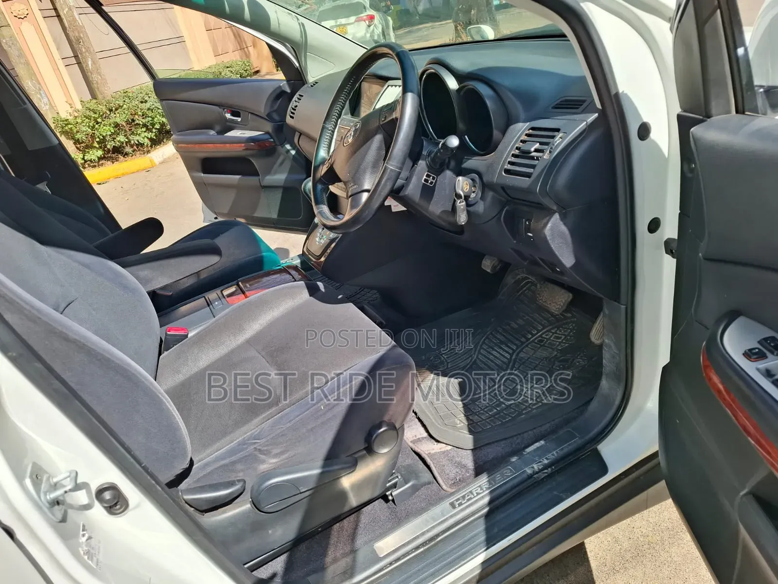 Toyota Harrier 2.4 2012 White