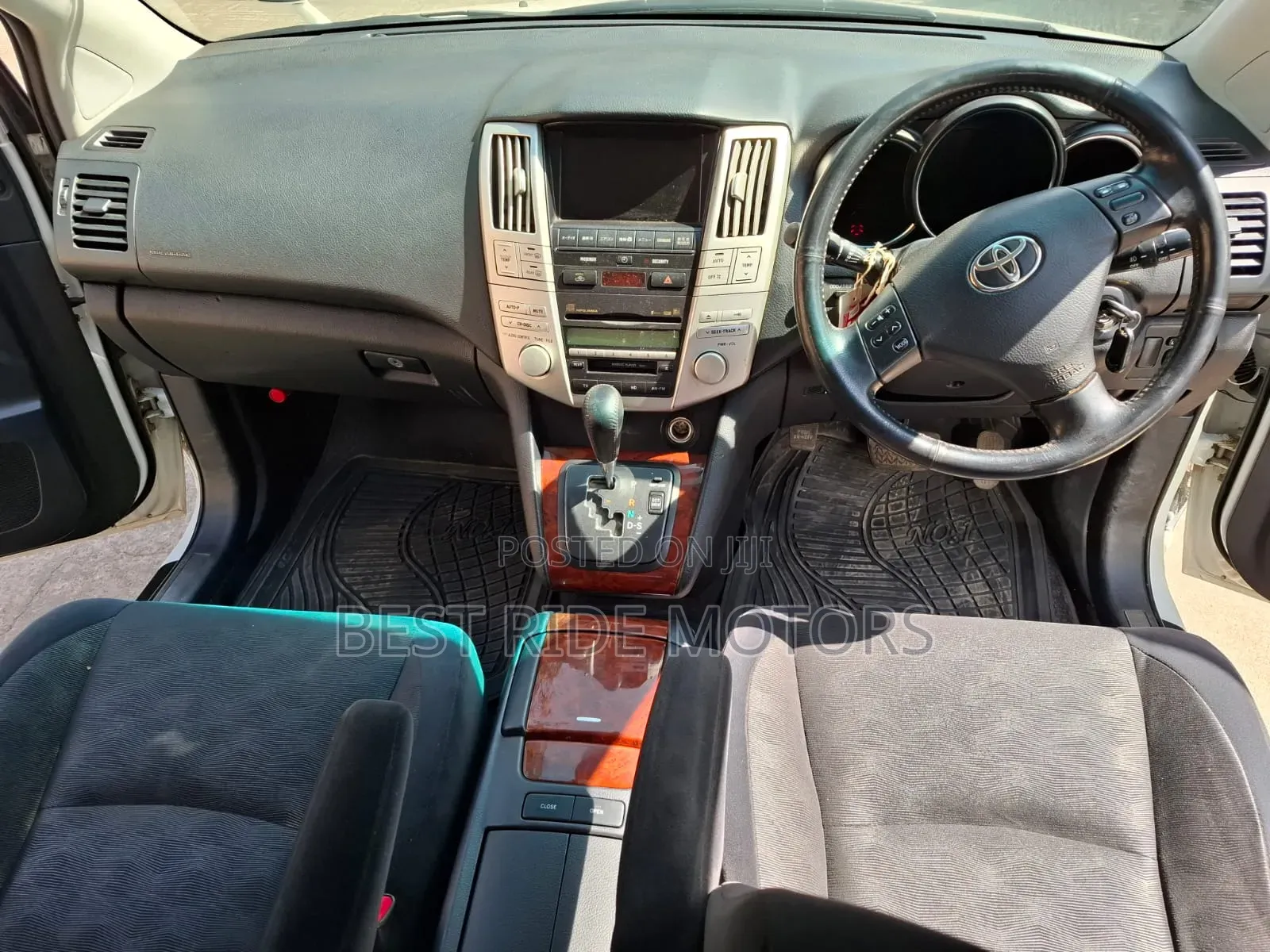 Toyota Harrier 2.4 2012 White
