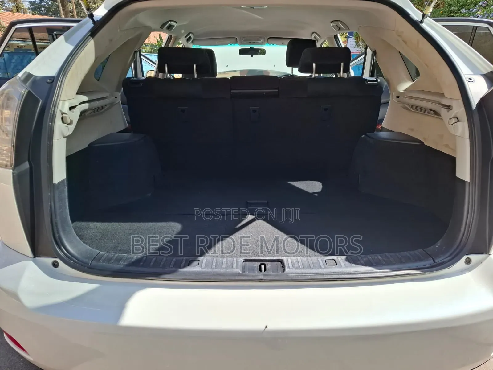 Toyota Harrier 2.4 2012 White
