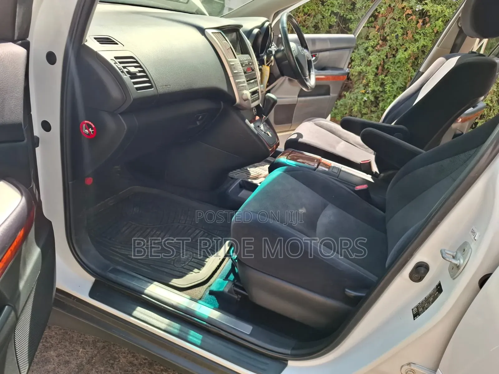 Toyota Harrier 2.4 2012 White