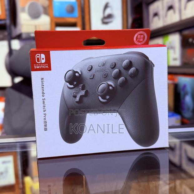 Nintendo Switch Pro Controller - thumbnail 2