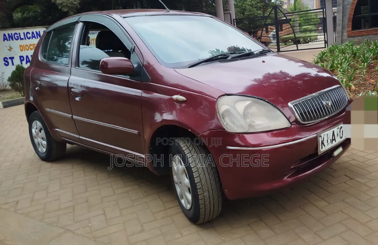 Toyota Vitz 2001 Maroon