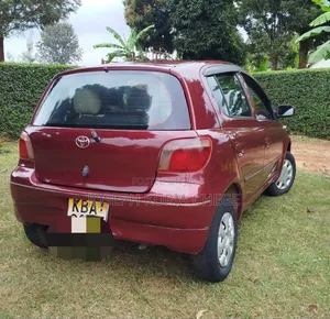 Toyota Vitz 2001 Maroon