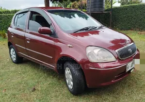 Toyota Vitz 2001 Maroon