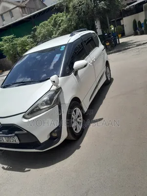 Toyota Sienta 2018 White