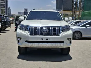 Toyota Land Cruiser Prado 2018 White