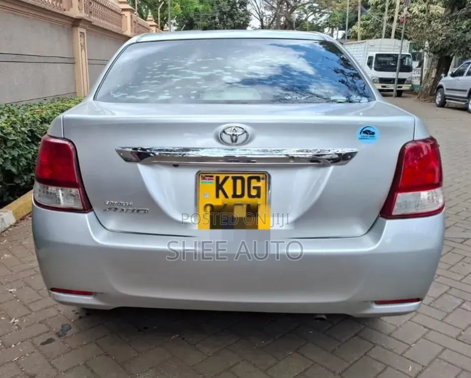 Toyota Axio 2014 Silver