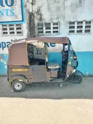 Bajaj RE 2015 Black