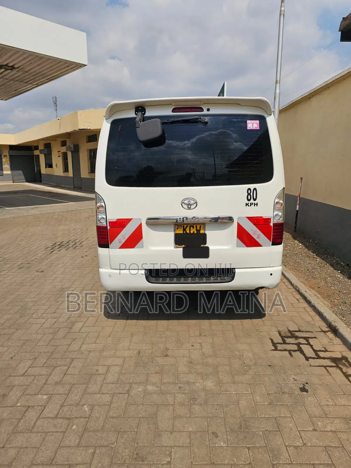 Toyota HiAce 2013 White