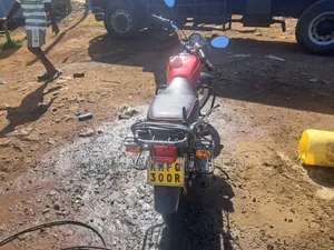 Honda XL 125 2021 Red