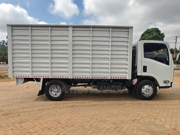 Isuzu NMR Lorry - thumbnail 2