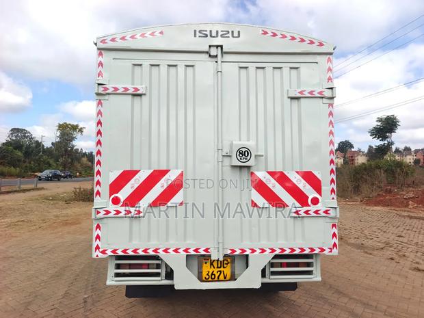 Isuzu NMR Lorry - thumbnail 3