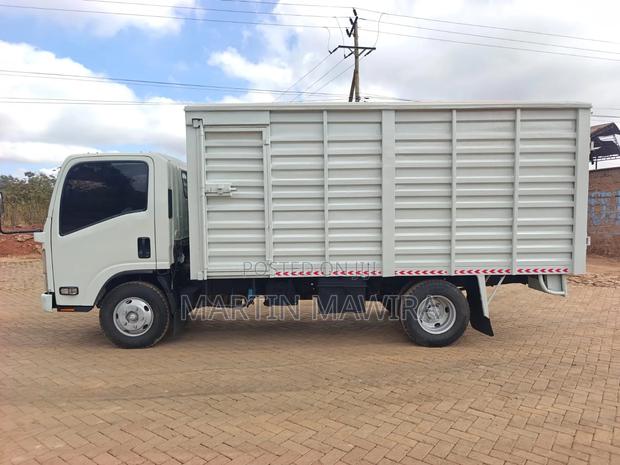 Isuzu NMR Lorry - thumbnail 4