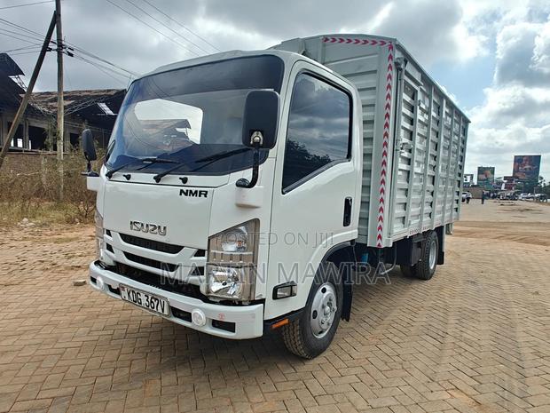 Isuzu NMR Lorry - main view