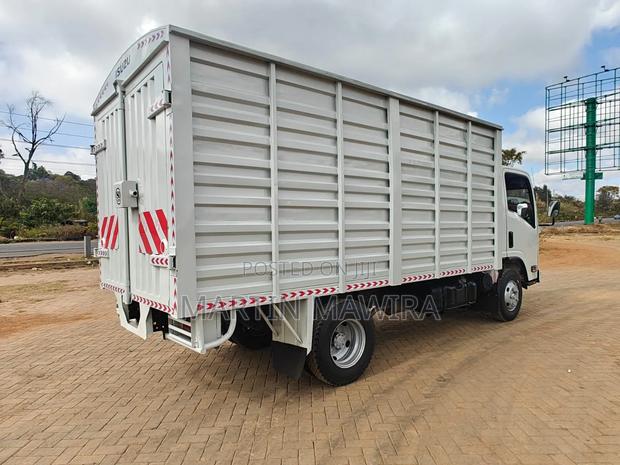 Isuzu NMR Lorry - thumbnail 6
