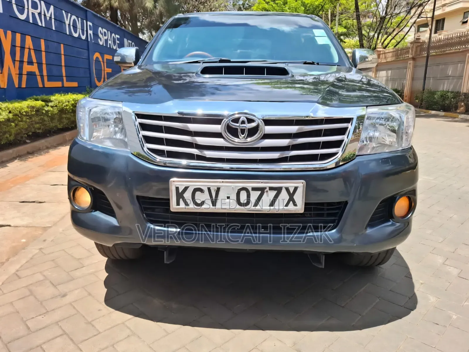 Toyota Hilux 2012 Black