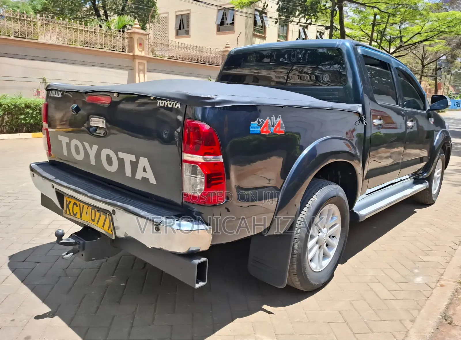 Toyota Hilux 2012 Black