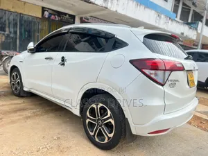 Honda Vezel 2017 White